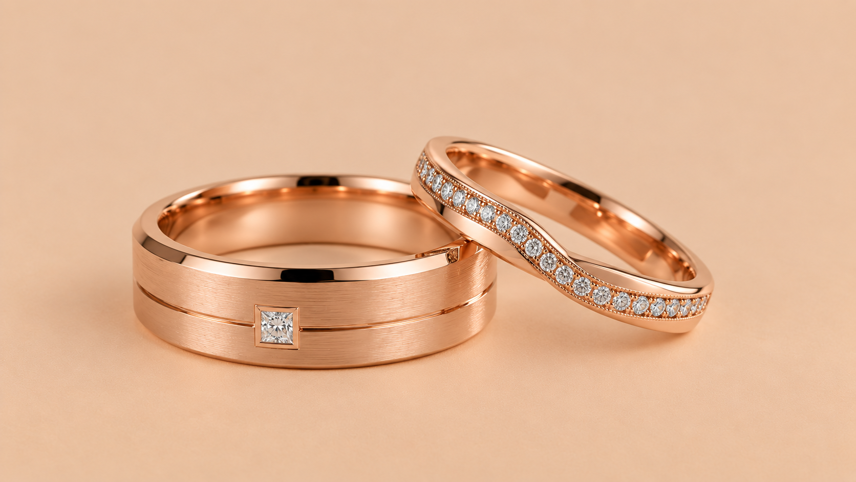 Detailed Wedding Band Set